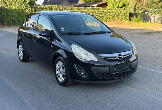 Opel Opel Corsa 2011 1.2 Essence – 146.000 km AC