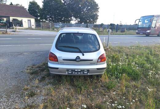 Mazda 1.3i LTX