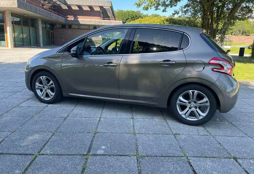 Peugeot 208 1.2i Active