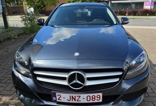 Mercedes-Benz d.      près à matricule feuille rose ...