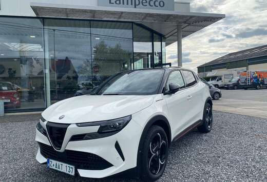 Alfa Romeo Junior 1.2 hybrid SPECIAL FULL OPTIONS