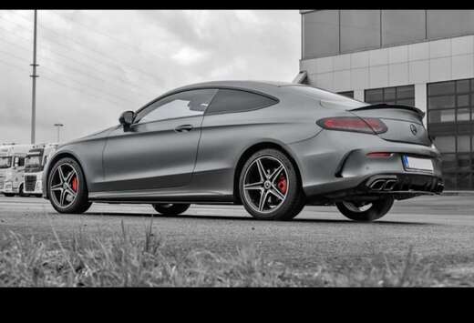 Mercedes-Benz Coupe 9G-TRONIC AMG Line