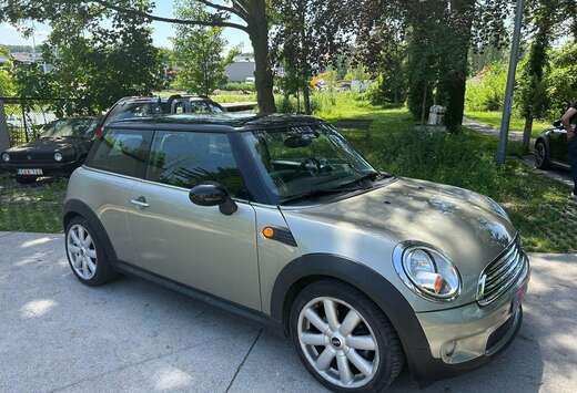 MINI 1.6i - 115 Park Lane