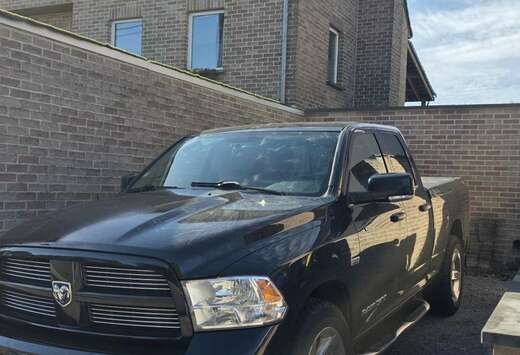Dodge LARAMIE.