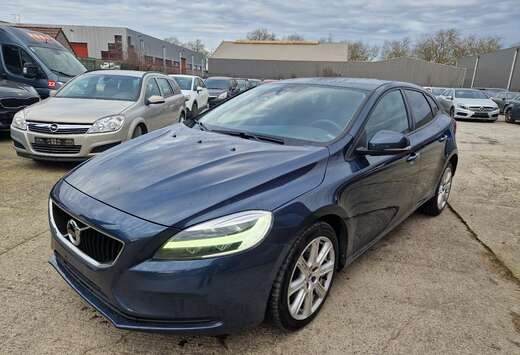 Volvo V40 2.0 T2 Black Edition GPF (EU6d-TEMP)