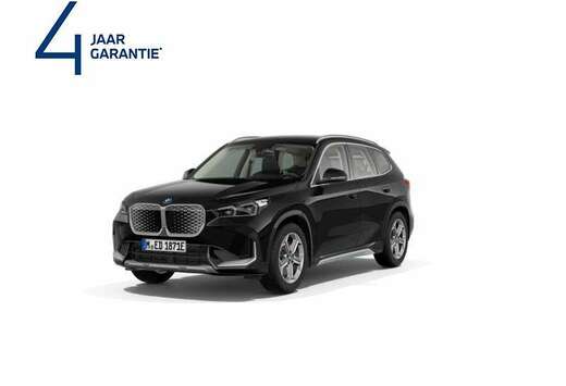 BMW iX1 eDrive20 xLine | ADAPT LED |