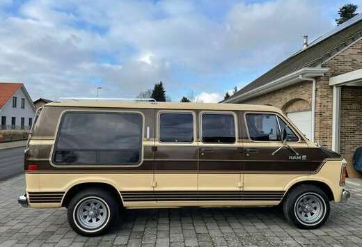 Dodge Lowtop RAM VAN B250