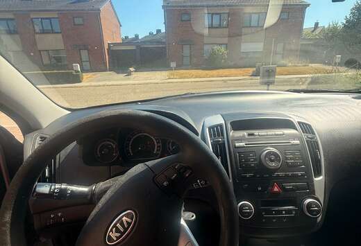 Kia Cee\'d 1.4i EX