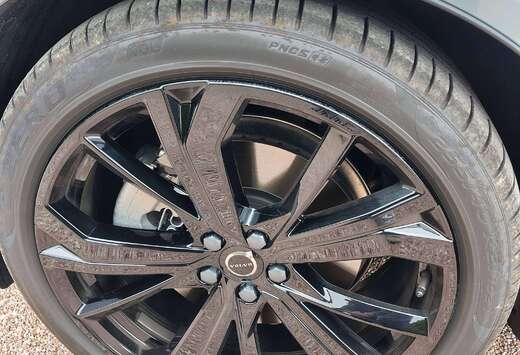 Volvo XC60 2.0 B5 MHEV AWD Plus Black Edition Plus Bl ...