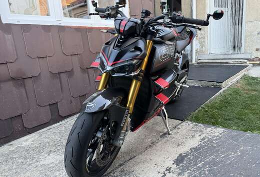 V4 S