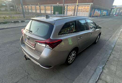 Toyota Auris SW HEV 1.8i HSD Dynamic E-CVT