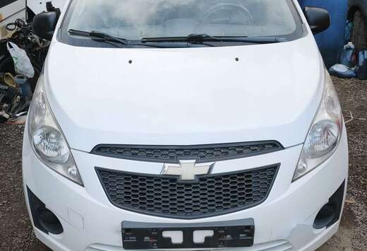 Chevrolet 1.0i LS