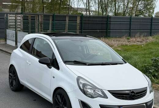 Opel 1.2i Black Edition