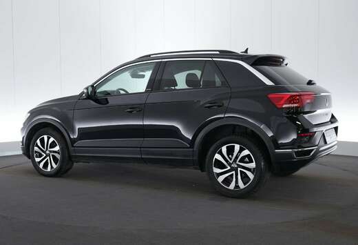 Volkswagen 1.5 TSI DSG Active GPS PDC CAM Carplay BLI ...