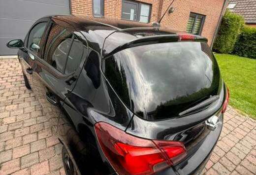Opel Corsa 1.2i Black Edition