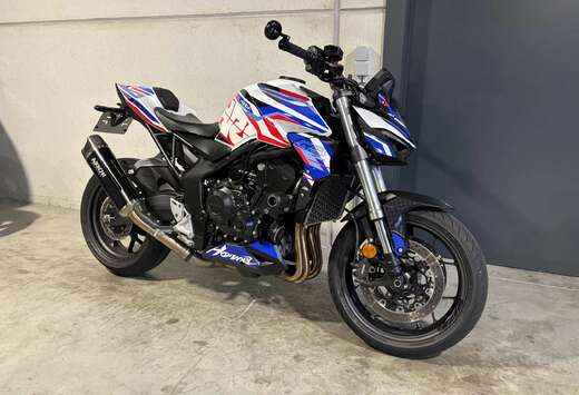 Honda Hornet bomvol opties