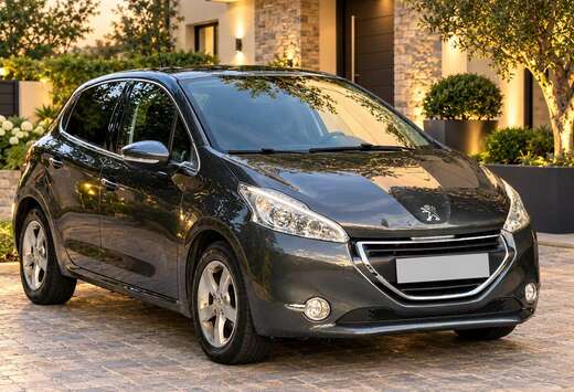Peugeot PEUGEOT 208 FÉLINE 1.2 ESSENCE Panoramique