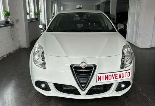 Alfa Romeo 1.6 JTD M-Jet Distinctive Start*NAV BLUET  ...