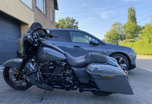 Street Glide special Gunship Grey