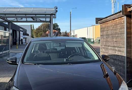 Volkswagen Golf 1.6 CR TDi Highline DPF