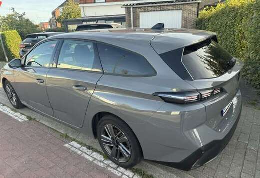 Peugeot SW 1.2 AUTOMAAT SHOWROOM STAAT BTW-wagen GARA ...