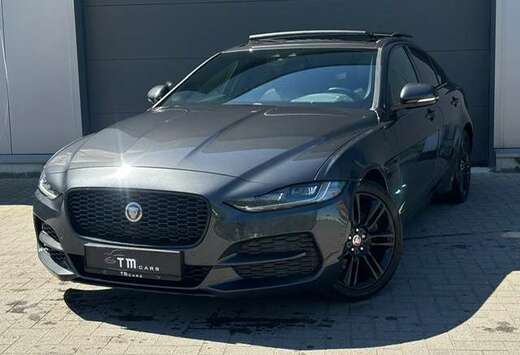 Jaguar XE 2.0 T P250 R-Dynamic Black