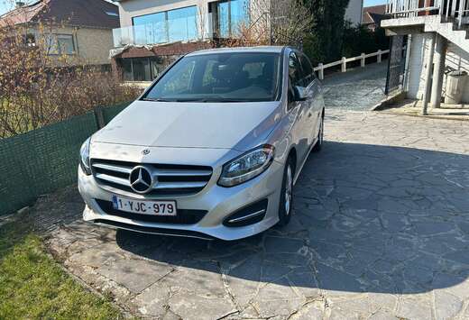 Mercedes-Benz B 180