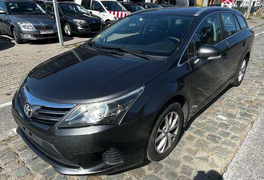 Toyota Avensis SW 2.0 D-4D Comfort NAVI / CLIMA