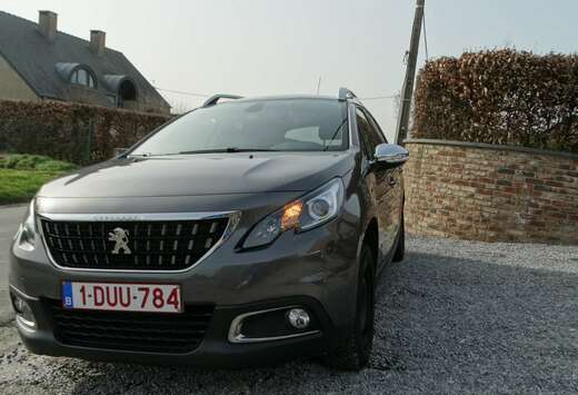 Peugeot 2008 1.2i PureTech Style
