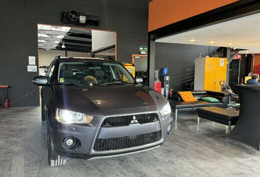 Mitsubishi 2.2 AUTOMATIQUE - 7PLACES-TOIT OUVRANT-ECR ...