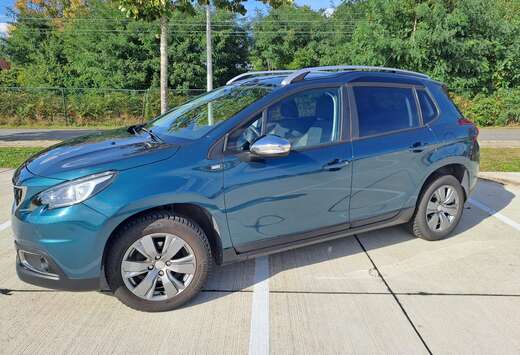 Peugeot 2008 1.2i PureTech Style