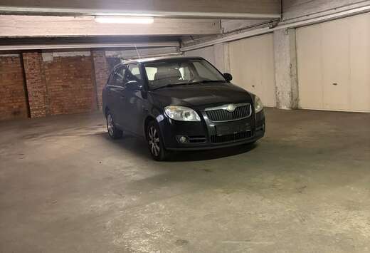 Skoda Skoda Fabia 2011, essence, prêt immatriculé