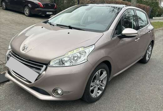 Peugeot 1.2i Benzine Allure 5 Deurs Leder Pano Airco
