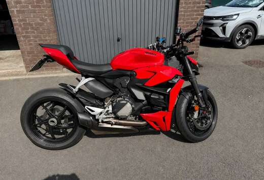 Ducati Streetfighter V2
