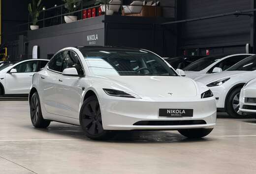 Tesla HIGHLAND PREMIUM - REAR WHEEL DRIVE - LOW MILEA ...