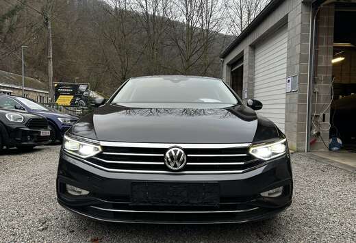 Volkswagen Passat 1.6 TDi SCR Elegance DSG - GARANTIE