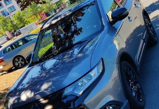 Mitsubishi 2.4i Instyle 2WD CVT