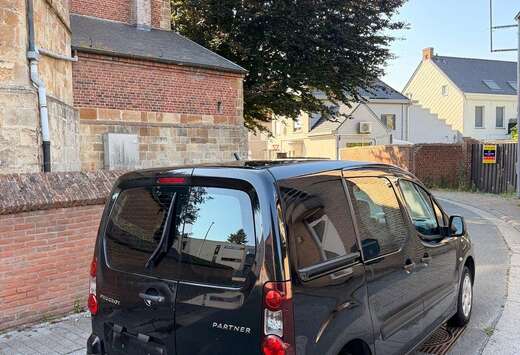 Peugeot 2017 1.6 HDi L2H1 Premium 121 S/S