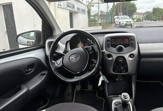 Toyota 1.0i VVT-i x-cite