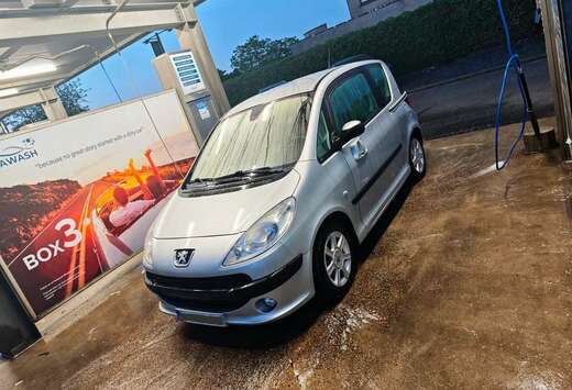 Peugeot 1007 1.2