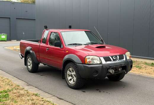 Nissan 2.5D Extra Cabine // Véhicule Belge