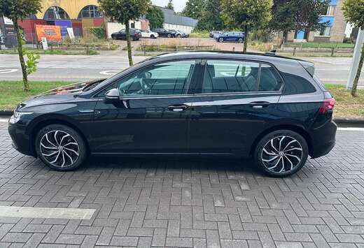 Volkswagen Golf 8 1.5 TSI 1st Edition