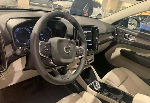 Volvo XC40 2.0 T5 AWD Momentum Pro Geartronic