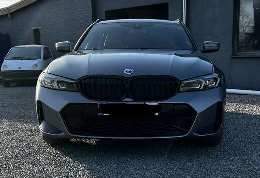BMW Touring 330e