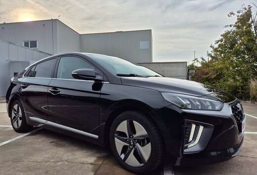 Hyundai 1.6 GDi HEV // HYBRID // 2022