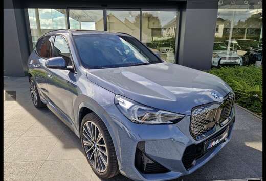 BMW iX1 66.5 kWh xDrive30