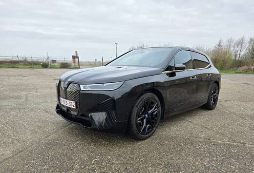 BMW 76.6 kWh xDrive40