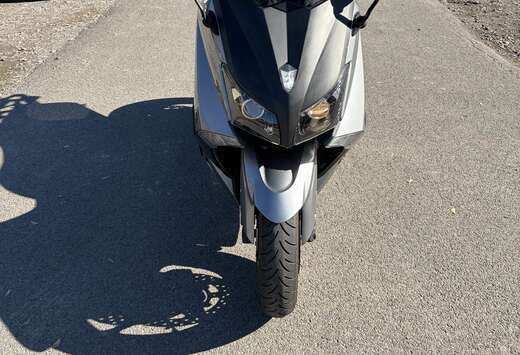 YAMAHA TMAX 530  – VERSION ABS – SEULEMENT 19 236