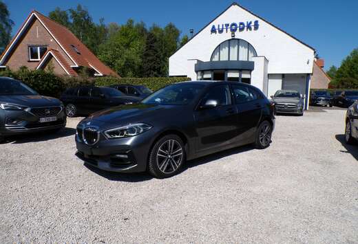 BMW 116iA SPORTLINE // M-Interieur //AUTOMAAT