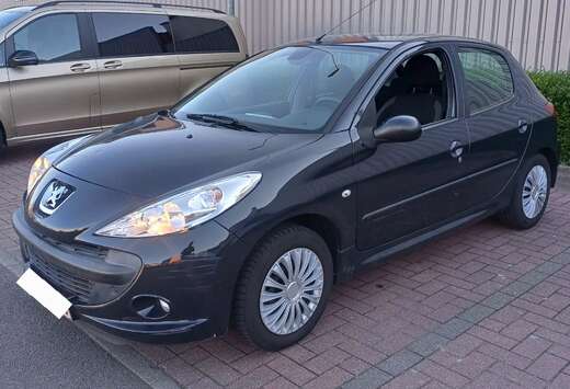 Peugeot 206+ 1.1i airco,trekhaak,...